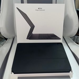 COPY - Brand new IPad Pro magic keyboard